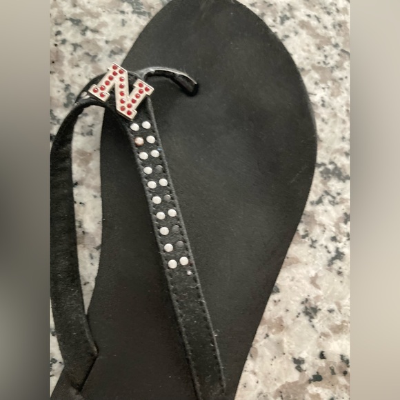 🌽 🏈 🩴Nebraska Cornhusker Flip Flops Size 7 🌽🏈🩴 - Picture 4 of 9